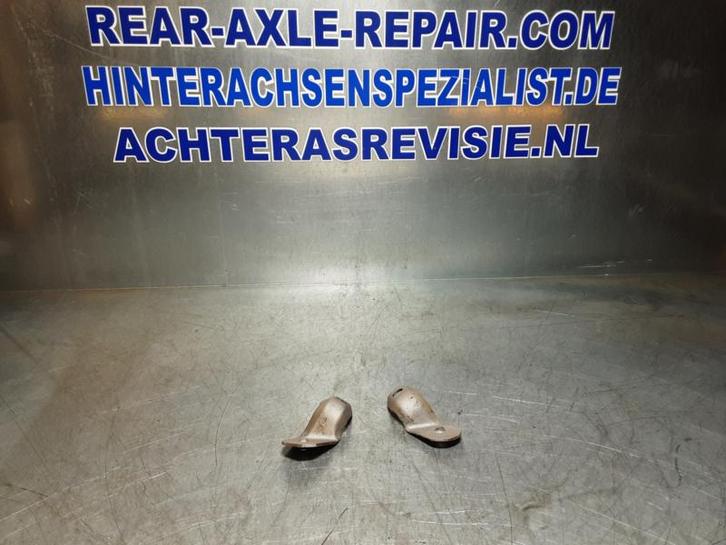 Bumpersteun Opel Manta A, achterzijde links en rechts., Auto-onderdelen, Carrosserie, Gebruikt, Opel, Verzenden