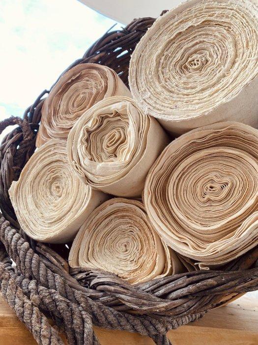 6 rollen antieke weefstof op het frame - Textiel (6) - 7000, Antiek en Kunst, Antiek | Tapijten, Tafelkleden en Textiel