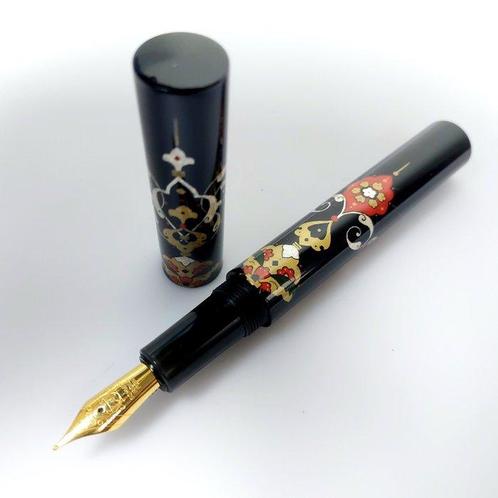 Zek Writing Instruments - Tezhip Gold - Vulpen, Collections, Stylos