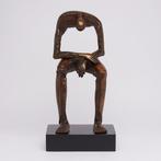 sculptuur, Modern Bronze Sculpture - Seated Bronze Sculpture