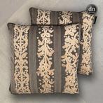 Luxury Living Group - Set of 2 new pillows made of Bugatti, Antiek en Kunst