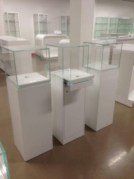 *TIP*  Italiaanse high glossy vitrine kast met wit blok, Zakelijke goederen, Kantoor en Winkelinrichting | Winkel en Inventaris