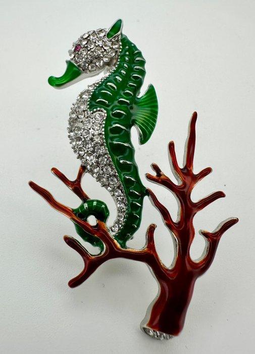 Trifari - Zeepaard op Koraal - gerhodineerd - Broche, Antiek en Kunst, Curiosa en Brocante