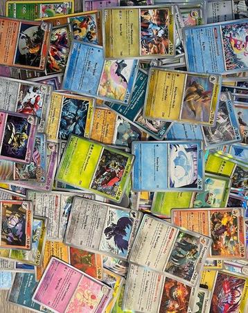 Pokémon - 500 Bulk kaarten Holo/Reverse Holo beschikbaar voor biedingen