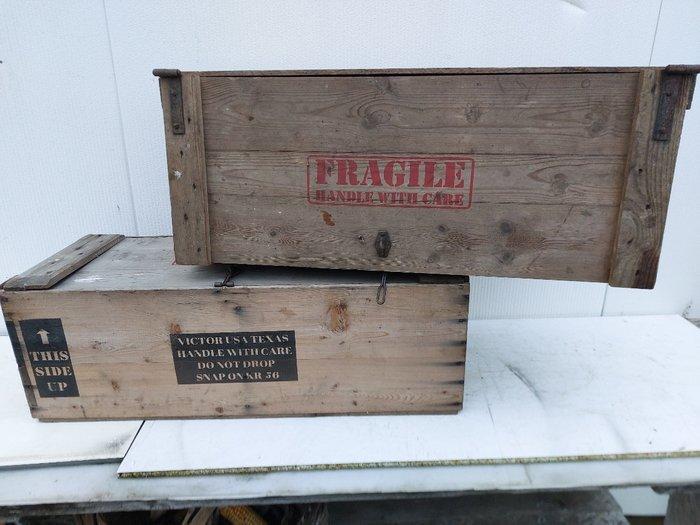 Kist (2) - Hout - Amerikaanse kisten, Antiek en Kunst, Kunst | Designobjecten