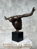 sculptuur, NO RESERVE PRICE - Sculpture Olympic Swimmer -