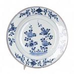 Een paar borden - bloemdecor - Yonzheng periode - Bord (2) -, Antiek en Kunst