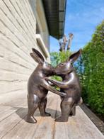 Beeldje - Dansende hazen - Brons, Antiek en Kunst