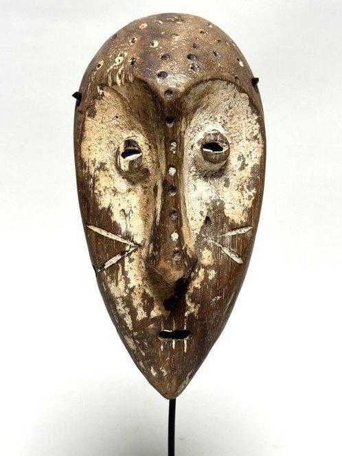 Oude paspoortmasker + standaard - Lega - DR Congo (Zonder, Antiek en Kunst, Kunst | Niet-Westerse kunst