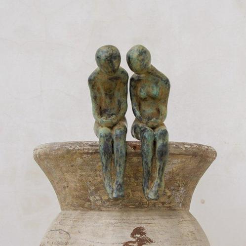 Sculpture, NO RESERVE PRICE - Sculpture of a Couple sitting, Antiek en Kunst, Kunst | Designobjecten
