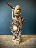 Oude Nkisi - krachtbeeld uit Congo - met speer - Nkisi