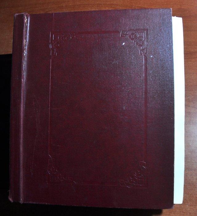 Wereld - (Rest) Verzameling in een oud Timbres de Poste, Postzegels en Munten, Postzegels | Amerika