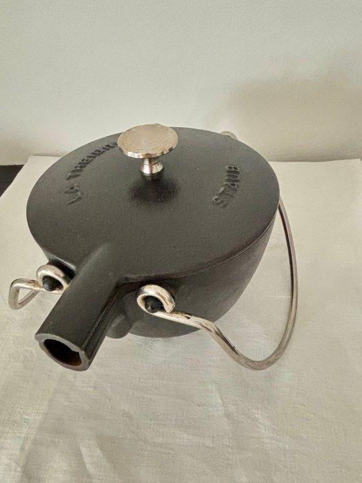 Theepot - La Theiere - gietijzer - Gietijzeren theepot Staub, Antiek en Kunst, Antiek | Keukengerei