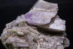 Spodumeen Kristal op matrix - Hoogte: 9 cm - Breedte: 5 cm-, Verzamelen, Mineralen en Fossielen