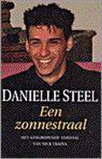 Een zonnestraal 9789024535651 Danielle Steel, Boeken, Verzenden, Gelezen, Danielle Steel