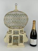 Decoratief ornament - Frankrijk - Een grote vogelkooi