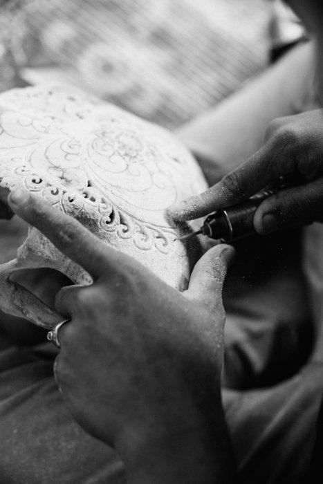 Geen veilingprijs - Witte koeiengehoornde schedel met, Antiek en Kunst, Kunst | Designobjecten