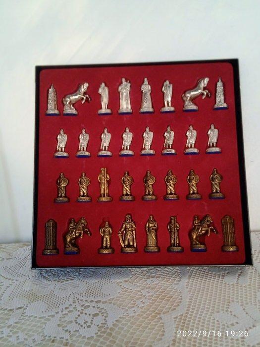 Schaakspel - metaal en pasta, Antiquités & Art, Curiosités & Brocante