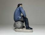 Bing & Grondahl - Figurine - Fisherman #2370 -
