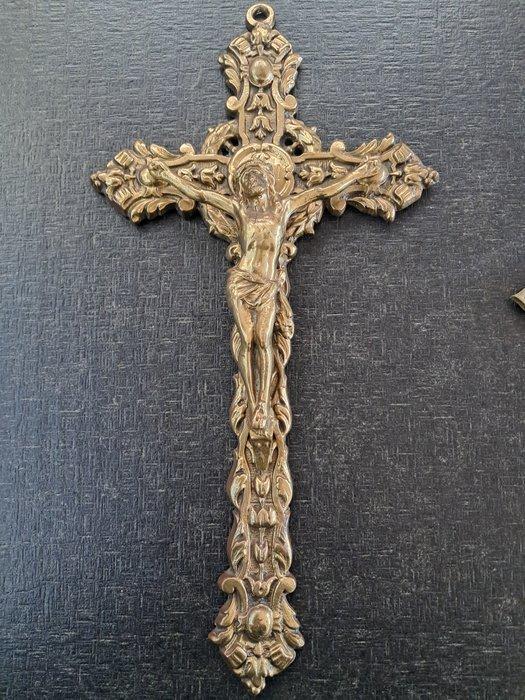 Collectie van 7 antieke kruisbeelden (7) - Antiek - Koper,, Antiek en Kunst, Kunst | Niet-Westerse kunst