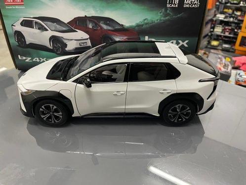 Sunstar 1:18 - Modelauto - Toyota bZ4X, Hobby en Vrije tijd, Modelauto's | 1:5 tot 1:12