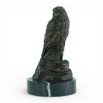sculptuur, Hawk on Rock - 15 cm - Brons, Marmer