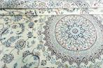 Nain - Zeer fijn Perzisch tapijt met zijde en gesigneerd