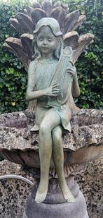sculptuur, zittende fairy met harp - 50 cm - Gepatineerd