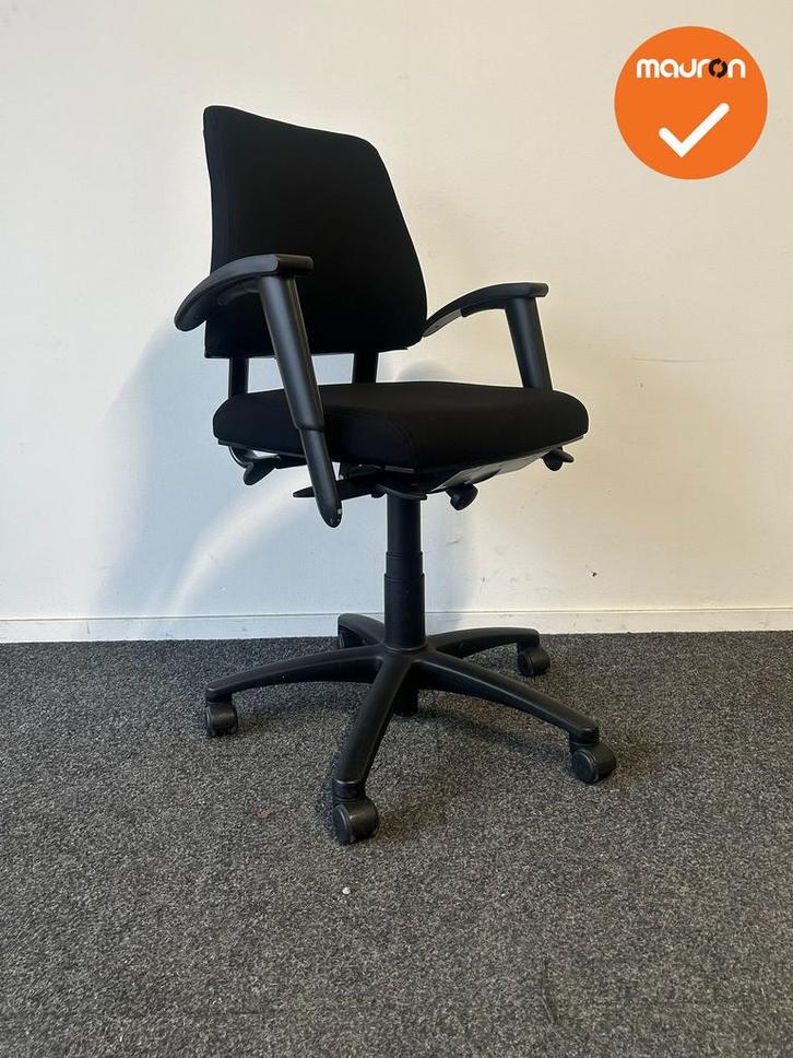 BMA Axia 2.2 - 8Z 2D armpads - medium rug - nieuwe zwarte st, Articles professionnels, Aménagement de Bureau & Magasin | Mobilier de bureau & Aménagement