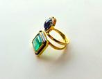 Ring - 18 karaat Geel goud - 6.67ct. tw. Smaragd - Saffier -, Handtassen en Accessoires, Ringen, Nieuw