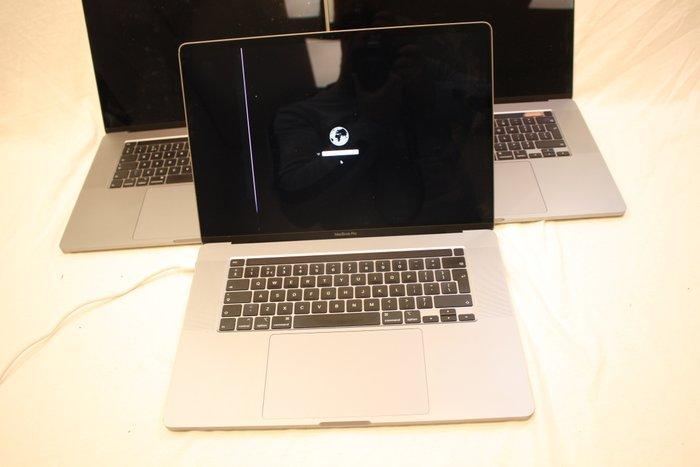 Apple Lot of 3 MacBooks Pro 16 inch - 2019 models - Working,, Consoles de jeu & Jeux vidéo, Consoles de jeu | Accessoires Autre