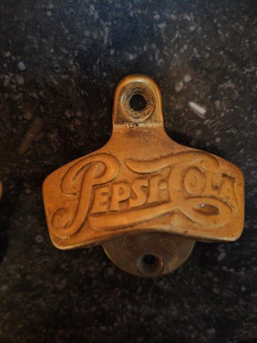 Pepsi-Cola - Flessenopener (2) - Messing - Pepsi, Antiek en Kunst, Antiek | Keukengerei