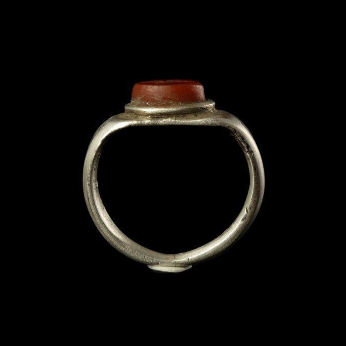 Oud-Romeins Zilver Ring met carneool Pan intaglio, Antiek en Kunst, Antiek | Overige Antiek