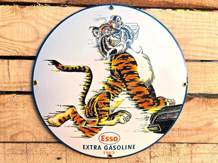 Esso Extra Gasoline" – Fuel Your Drive with the Iconic Tiger, Verzamelen, Merken en Reclamevoorwerpen, Verzenden
