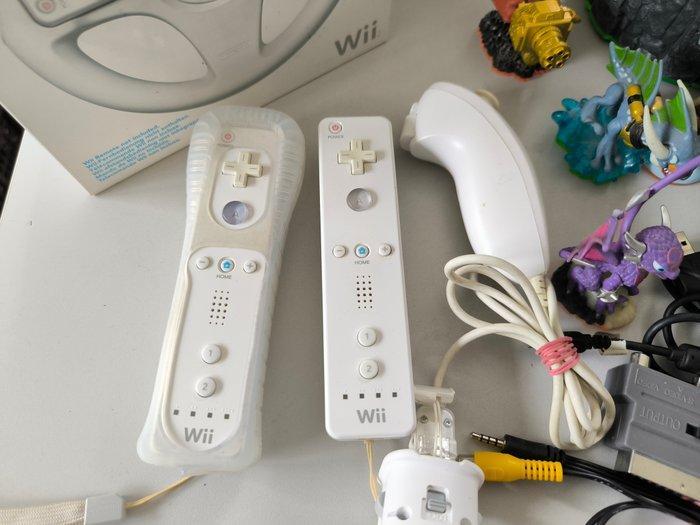 Nintendo - Wii - with accessories - Videogameconsole + games, Games en Spelcomputers, Spelcomputers | Overige Accessoires