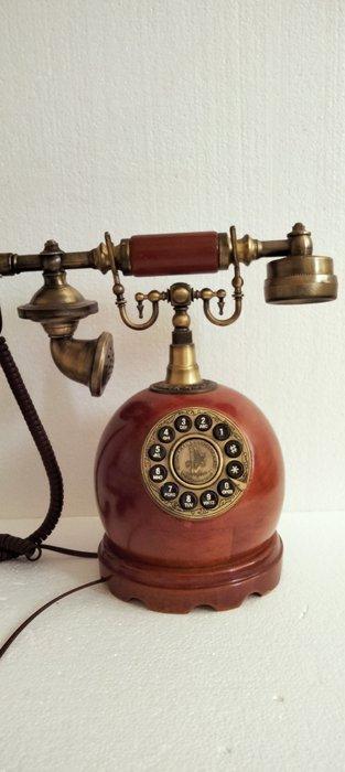 Analoge telefoon - Ronde - Fonctioneel - Olive - Olijfwortel, Antiek en Kunst, Kunst | Designobjecten