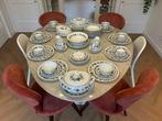 Doulton & Co Limited - Eetservies voor 12 (65) - Burgundy -, Antiek en Kunst