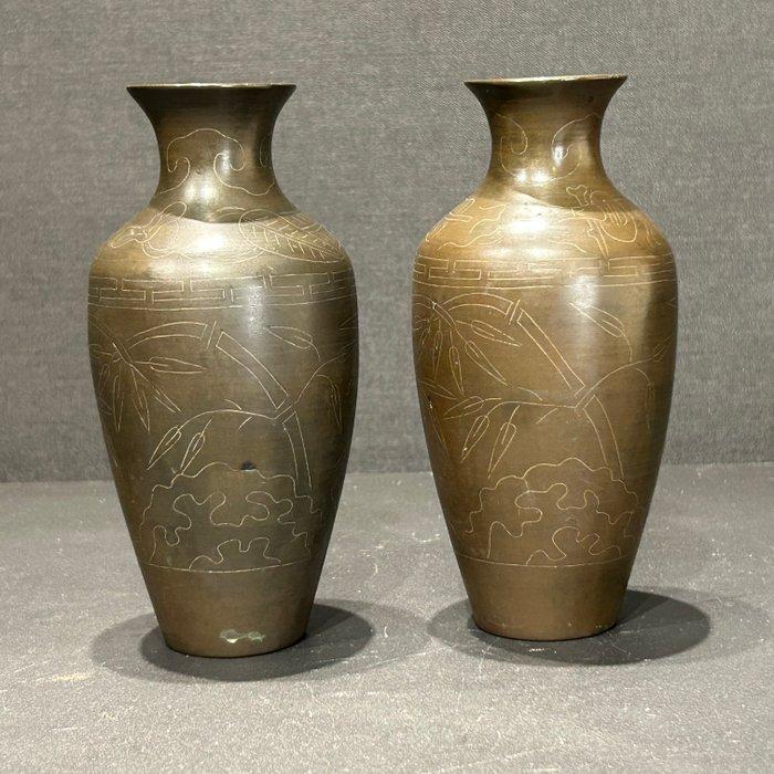 Vaas - Brons - China - Qing Dynastie (1644-1911) - brons, Antiek en Kunst, Antiek | Overige Antiek