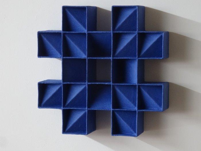 Hans Meeuwsen - Relief, 2025 - 67 Indisch blauwe hashtag -, Antiek en Kunst, Kunst | Designobjecten