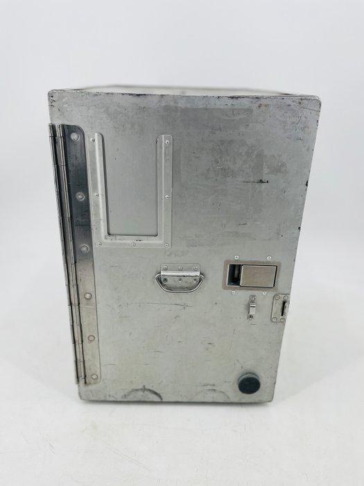 Driessen Aviation - TUI Group - Container - Thomason Fly, Antiek en Kunst, Antiek | Wandborden en Tegels