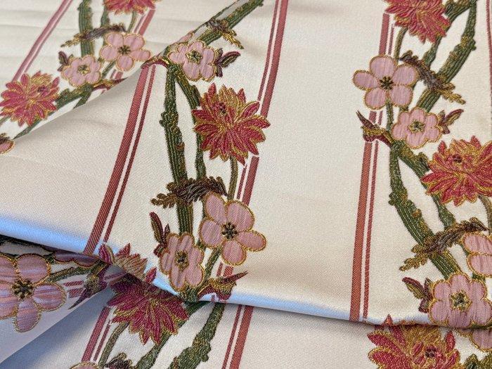 Koninklijke bloemmotieven tussen strepen: Ritmische, Antiek en Kunst, Antiek | Tapijten, Tafelkleden en Textiel