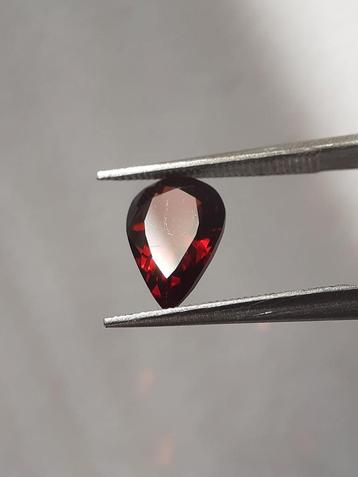 Natural red Rhodolite Garnet - 1.493 ct - pear - unheated -