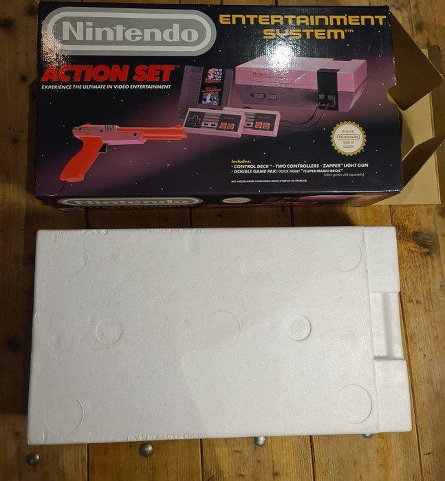 Nintendo - Nes - ACTION SET - with top foam, poster,, Games en Spelcomputers, Spelcomputers | Overige Accessoires