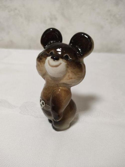 Manufacture de porcelaine Lomonossov. Figurine Ours, Verzamelen, Overige Verzamelen