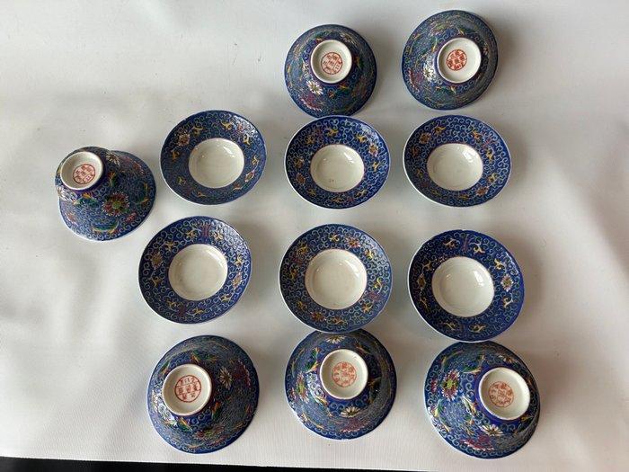 Blauw met roze kop en schotels - Kop en schotel (6) - Kop en, Antiek en Kunst, Antiek | Overige Antiek