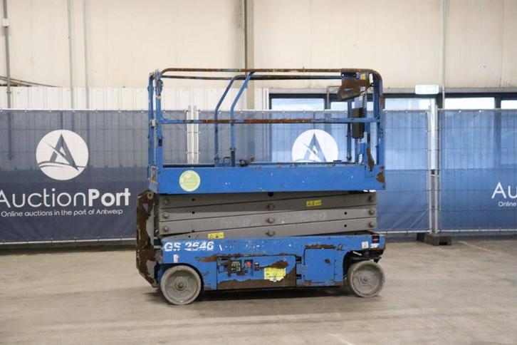 Veiling: Schaarlift Genie GS-2646 Elektrisch 2014, Zakelijke goederen, Machines en Bouw | Liften, Steigers en Ladders, Ophalen
