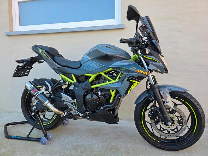 Kawasaki Z125 Performance Pack!! !! 560km !! Als Nieuw!!, Motoren, Motoren | Kawasaki, Naked bike, Minimaal motorrijbewijs A1
