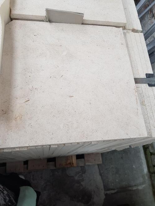 Dalles Magny Bourgogne 40x40x2 20 m² liquidation stock, Doe-het-zelf en Bouw, Tegels, Ophalen
