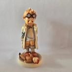 Goebel - Figurine - Hummel #127 - Doctor / Puppendokter -