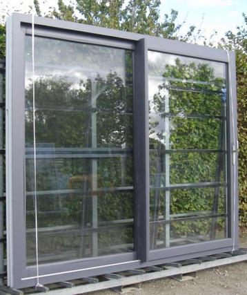 pvc schuifraam,,  schuifdeur, pui 284 x 232 leigrijs beschikbaar voor biedingen